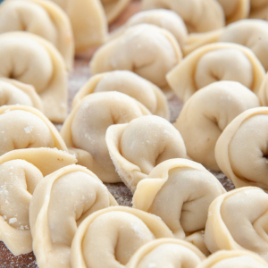 Добавьте этот ингредиент в пельмени — и они станут в 2 раза сочнее и вкуснее: понравится всем